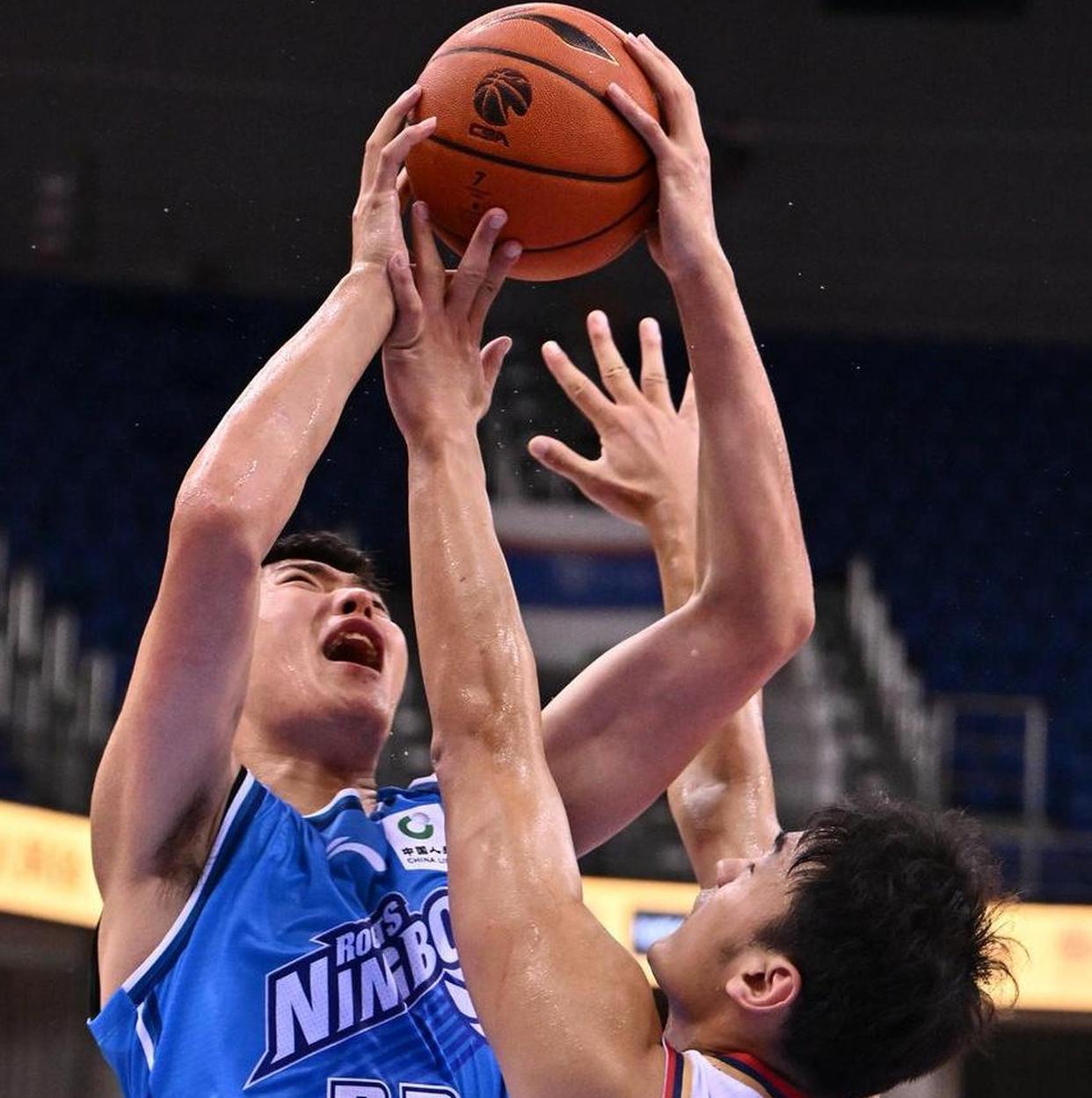 LOL竞猜电竞 -包含加时末段体能课后；山东男篮绝杀压哨备战NBA季后赛；态度坚定；赛程密集仍需轮换的词条