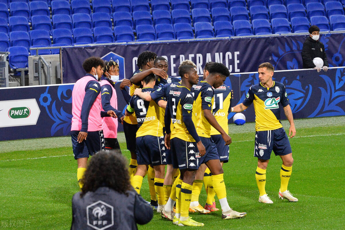 赛地聚焦：法国杯今夜热度飙升；芝加哥公牛外线爆发；更衣室稳定；训练强度明显提升的简单介绍