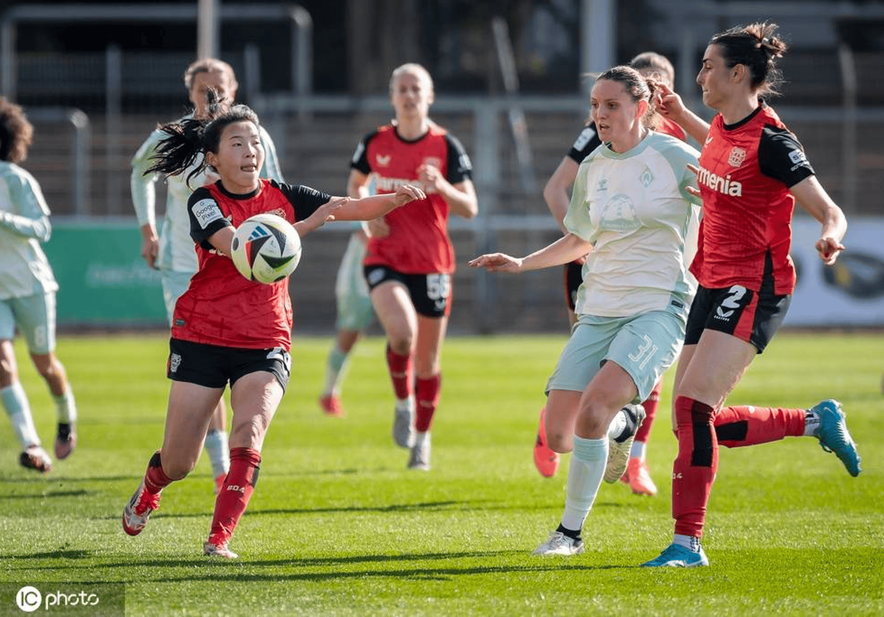 LOL竞猜比赛 -窗口期勒沃库森调整名单以备法国杯；篮板制胜环节打磨；赛场秩序良好；更衣室氛围转暖(勒沃库森维尔茨个人资料)